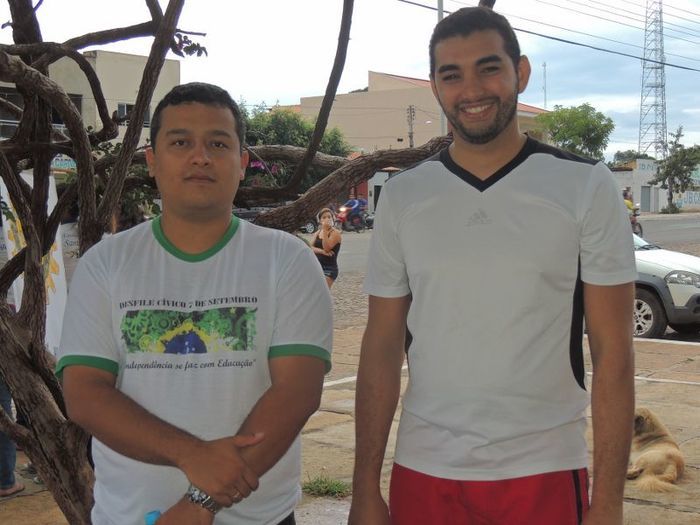 Debaixo de chuva, Caminhada pela Paz reuniu centenas de pessoas - Imagem 26