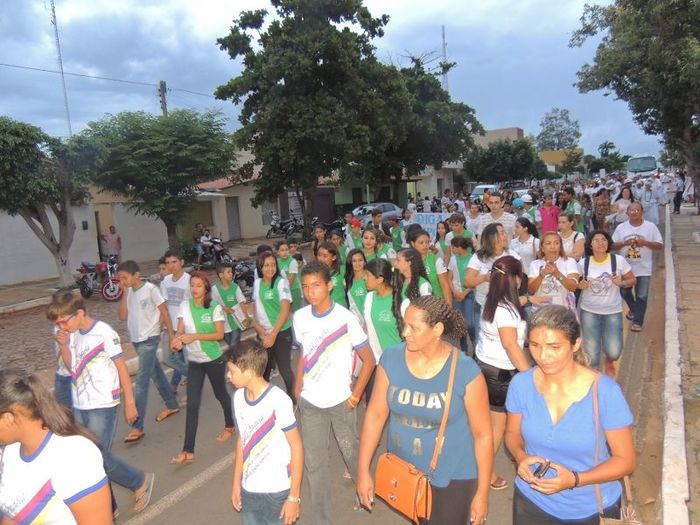Debaixo de chuva, Caminhada pela Paz reuniu centenas de pessoas - Imagem 48