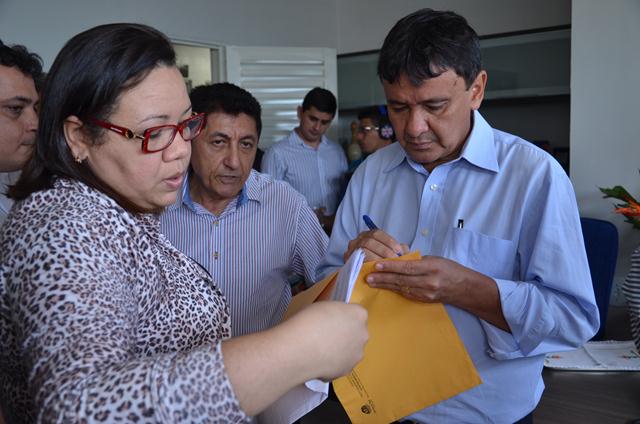 Governador Inaugura Obras em Ipiranga do Piauí - Imagem 41