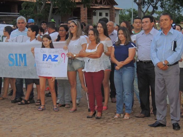 Debaixo de chuva, Caminhada pela Paz reuniu centenas de pessoas - Imagem 42