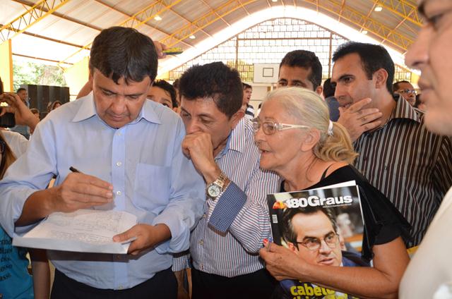 Governador Inaugura Obras em Ipiranga do Piauí - Imagem 132