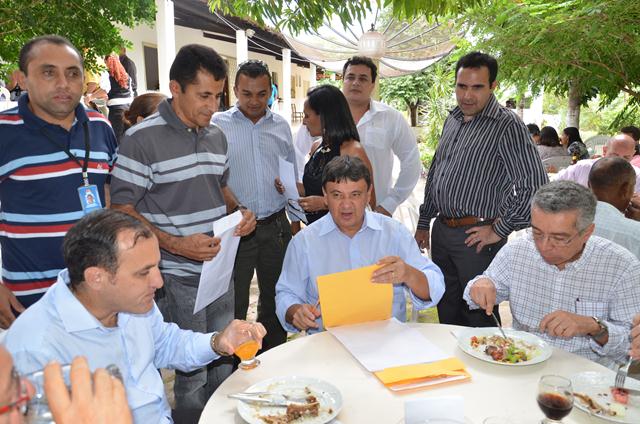 Governador Inaugura Obras em Ipiranga do Piauí - Imagem 134