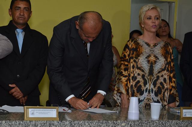 Deputado Estadual Fernando Monteiro Recebeu o Título de Cidadão da Cidade de Francisco Santos - Imagem 16