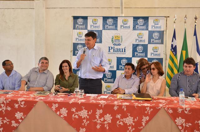 Governador Inaugura Obras em Ipiranga do Piauí - Imagem 124