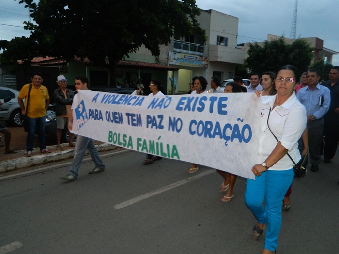 Debaixo de chuva, Caminhada pela Paz reuniu centenas de pessoas - Imagem 10