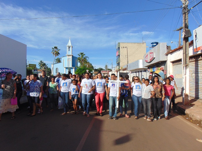 Missa de sétimo dia de Eduardo de Jesus, menino morto no Alemão, é marcada por lamentações - Imagem 1
