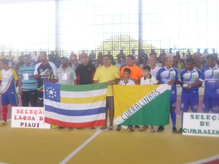 A sede II da XVI taça cidade de futsal, com sede em Lagoa do Piauí.Teve inicio neste domingo. - Imagem 6