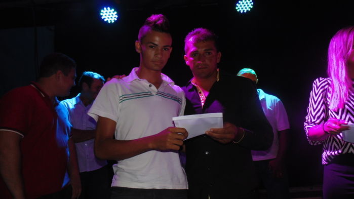 Prefeito e autoridades fazem entrega de prêmios  a vencedores de competições - Imagem 23