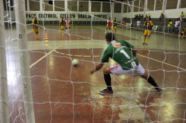Seis equipes disputam II Torneio de Futsal Veterano de Miguel Alves - Imagem 9