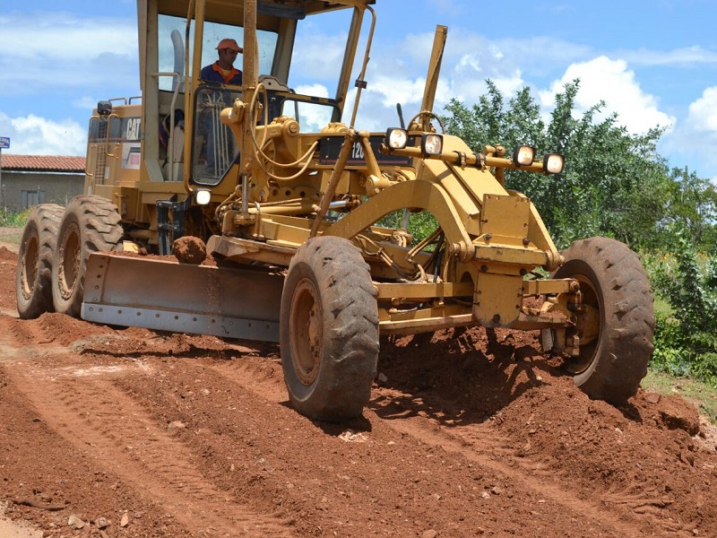Estrada que liga Alegrete ao povoado Mandacaru já tem parte da primeira etapa da obra concluída