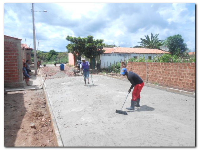 Prefeitura Municipal de Inhuma beneficia com Pavimentação moradores da Rua José Carlos Leal - Imagem 1