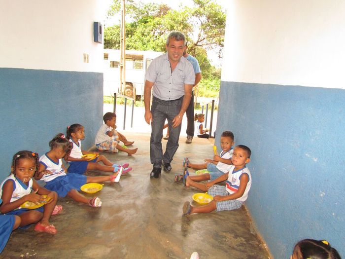 Alunos da rede municipal de Barras recebem fardamento escolar - Imagem 4