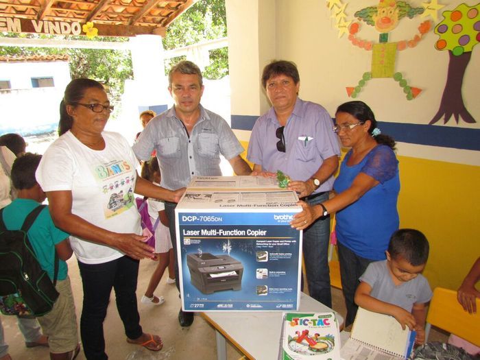 Alunos da rede municipal de Barras recebem fardamento escolar - Imagem 25