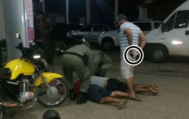 Dupla é pressa após tentar assaltar posto de combustível - Imagem 2