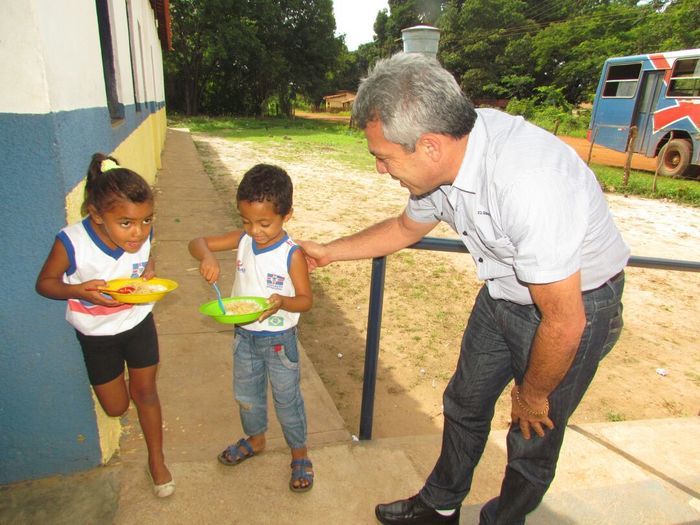 Alunos da rede municipal de Barras recebem fardamento escolar - Imagem 5