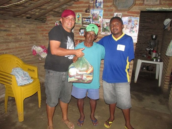 Secretaria de Esportes entrega cestas básicas arrecadadas no jogo entre o time Rádio e TV e Seleção de Agricolândia - Imagem 8