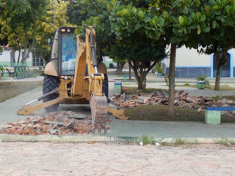 Prefeitura inicia revitalização da Praça da Igreja Matriz  