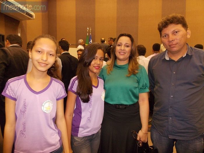 Alunos medalhistas participam de palestra com o Ministro Mangabeira Unger - Imagem 5