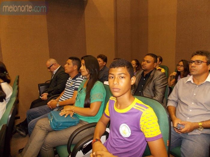 Alunos medalhistas participam de palestra com o Ministro Mangabeira Unger - Imagem 2