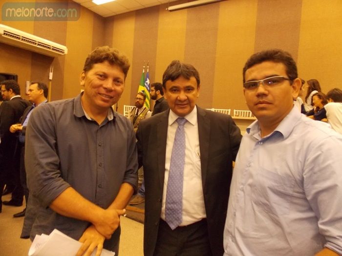 Alunos medalhistas participam de palestra com o Ministro Mangabeira Unger - Imagem 9