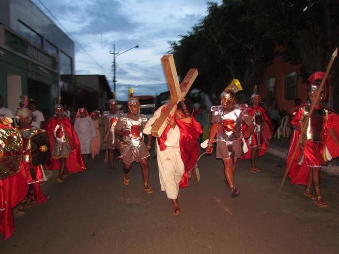 Via Sacra emociona população barrense - Imagem 4