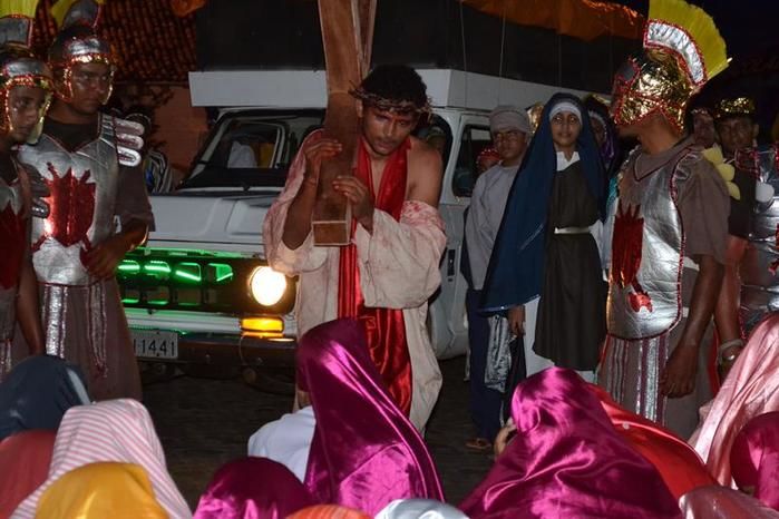 Via Sacra emociona população barrense - Imagem 31