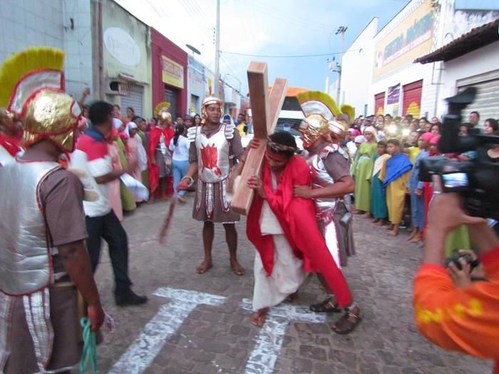 Via Sacra emociona população barrense - Imagem 3
