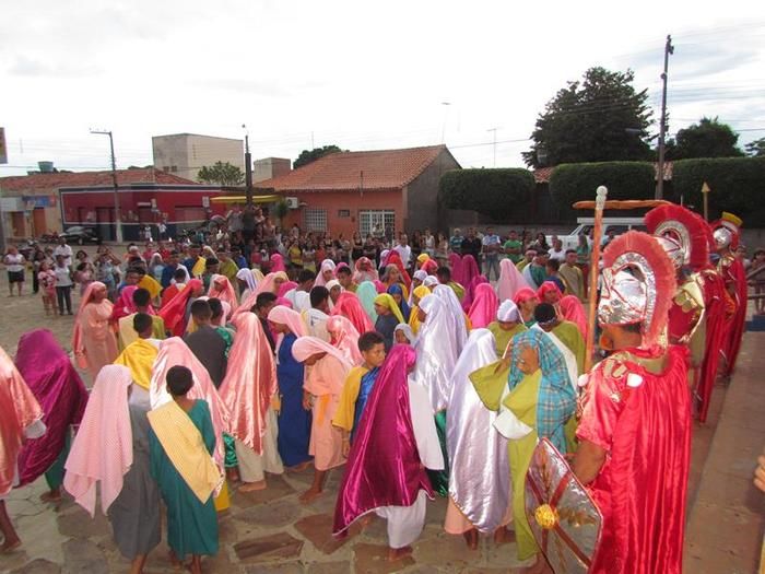 Via Sacra emociona população barrense - Imagem 1