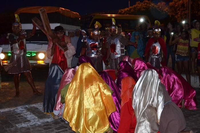 Via Sacra emociona população barrense - Imagem 27