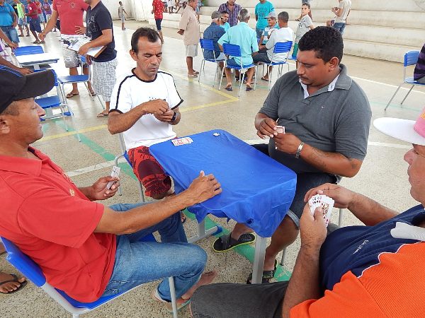 Jogos de Dominó Sinuca e Baralho Movimentam os Lagoinhenses - Imagem 4