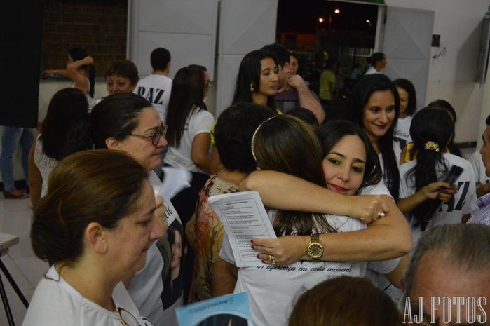 Emoção marca a missa de 01 ano de falecimento da saudosa Neylivia - Imagem 26