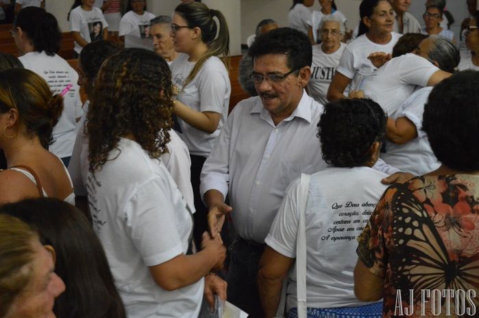 Emoção marca a missa de 01 ano de falecimento da saudosa Neylivia - Imagem 25