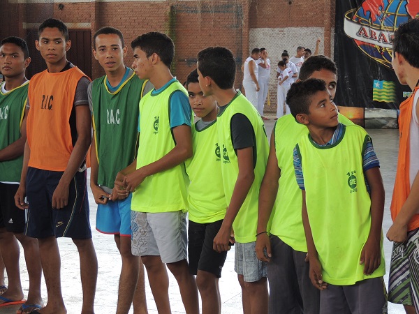 Prefeitura implanta Escolinha de Futebol e entrega fardamento para alunos de Grupo de Capoeira - Imagem 10