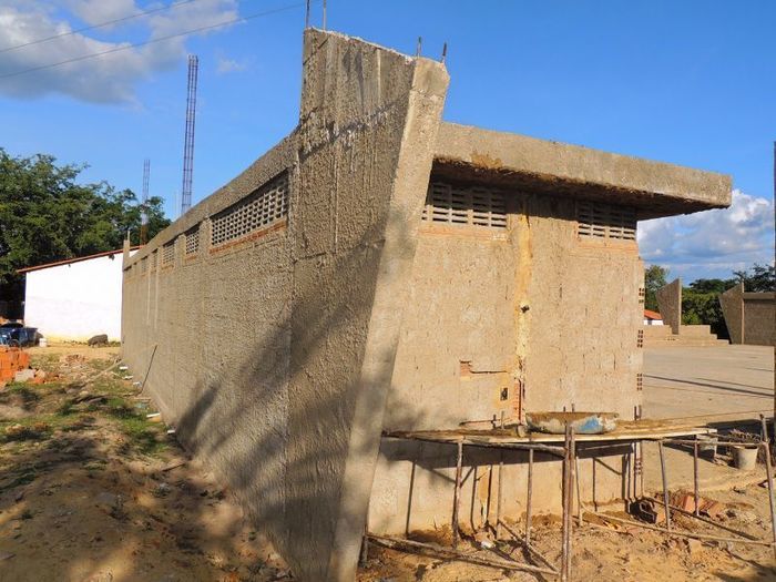 Construção do ginásio poliesportivo do Bairro Vista Alegre está bem adiantada - Imagem 7