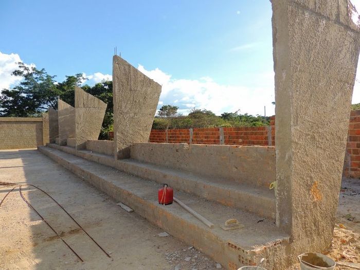 Construção do ginásio poliesportivo do Bairro Vista Alegre está bem adiantada - Imagem 4