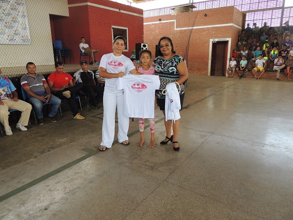 Prefeitura implanta Escolinha de Futebol e entrega fardamento para alunos de Grupo de Capoeira - Imagem 12