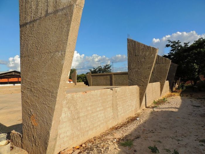 Construção do ginásio poliesportivo do Bairro Vista Alegre está bem adiantada - Imagem 5
