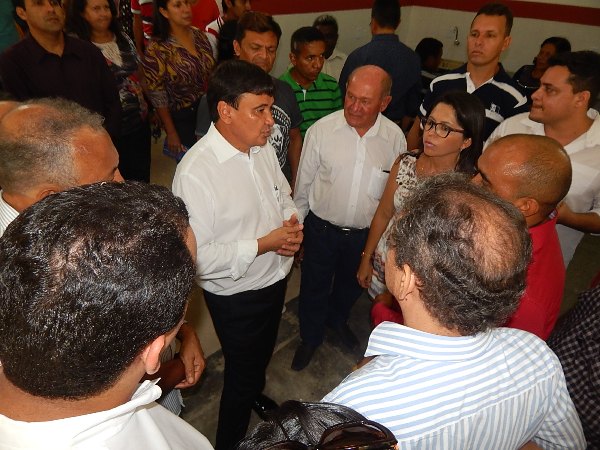 Prefeito Manoel Dedé inaugura Mercado Publico  - Imagem 7