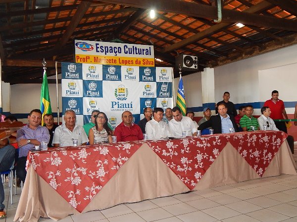 Autoridades participam de inauguração de obras em Lagoinha  - Imagem 2