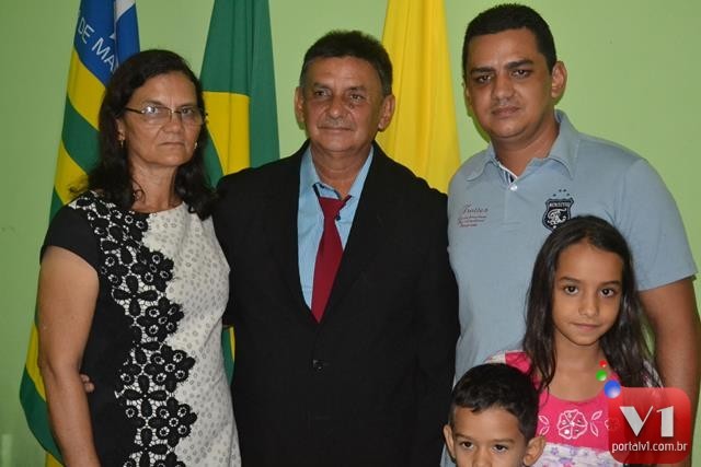 Vereadores cassam Zé Simão e empossam prefeito Antonio Ditoso  - Imagem 8