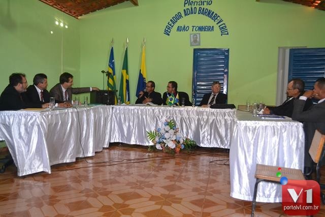 Vereadores cassam Zé Simão e empossam prefeito Antonio Ditoso  - Imagem 3