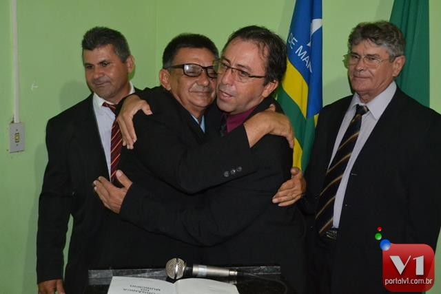 Vereadores cassam Zé Simão e empossam prefeito Antonio Ditoso  - Imagem 7