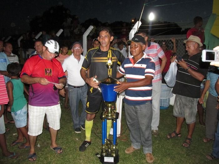 Demerval Lobão vence nos pênaltis a final do campeonato dos Quarentões do Médio Parnaíba   - Imagem 63
