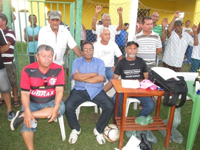 Demerval Lobão vence nos pênaltis a final do campeonato dos Quarentões do Médio Parnaíba   - Imagem 39
