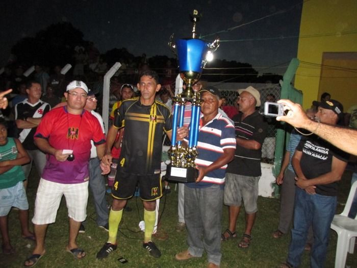 Demerval Lobão vence nos pênaltis a final do campeonato dos Quarentões do Médio Parnaíba   - Imagem 61
