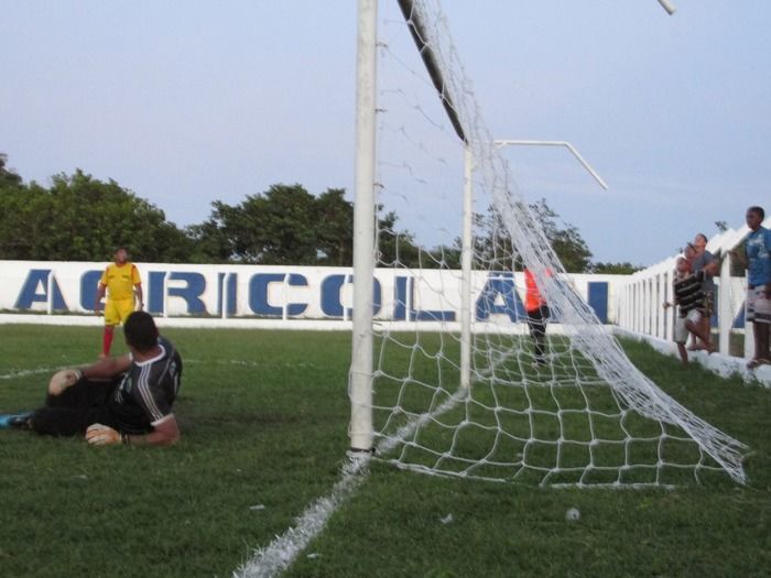 Demerval Lobão vence nos pênaltis a final do campeonato dos Quarentões do Médio Parnaíba   - Imagem 46
