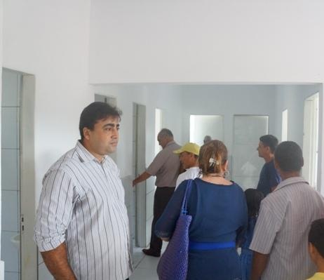 Prefeito R. Ferreira  Inaugura obras na zona rural e na sede do município com a presença do Governador W. Dias  - Imagem 8
