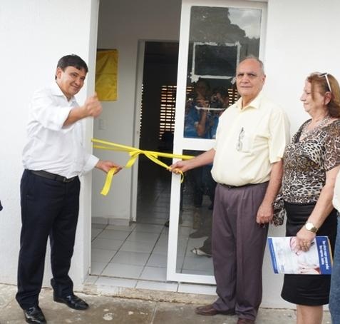 Prefeito R. Ferreira  Inaugura obras na zona rural e na sede do município com a presença do Governador W. Dias  - Imagem 18