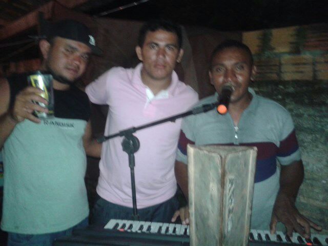 Leandro comemora aniversário ao lado de amigos e familiares - Imagem 4