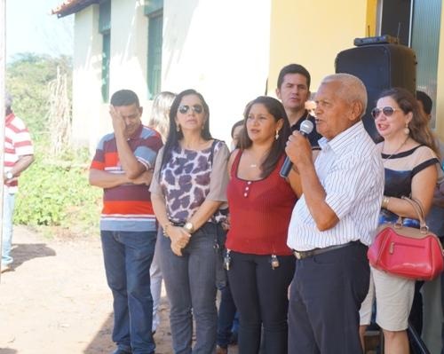 Prefeito R. Ferreira  Inaugura obras na zona rural e na sede do município com a presença do Governador W. Dias  - Imagem 6